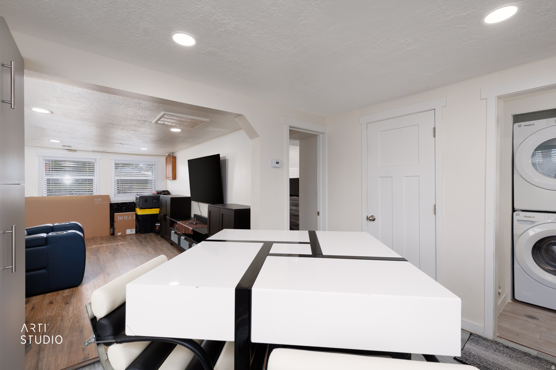 CLOSE TO REDWOOD ROAD - Residential