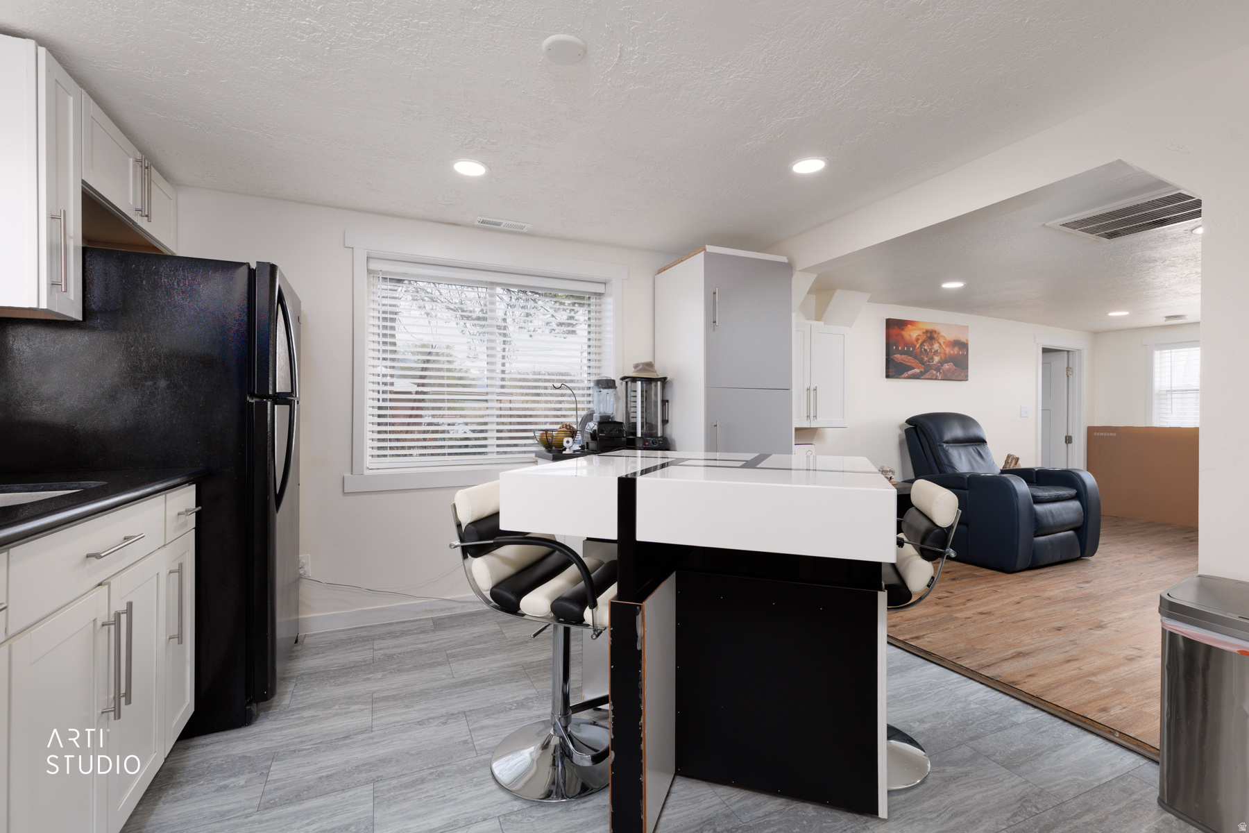 CLOSE TO REDWOOD ROAD - Residential