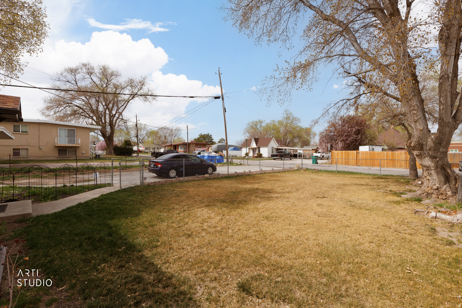 CLOSE TO REDWOOD ROAD - Residential