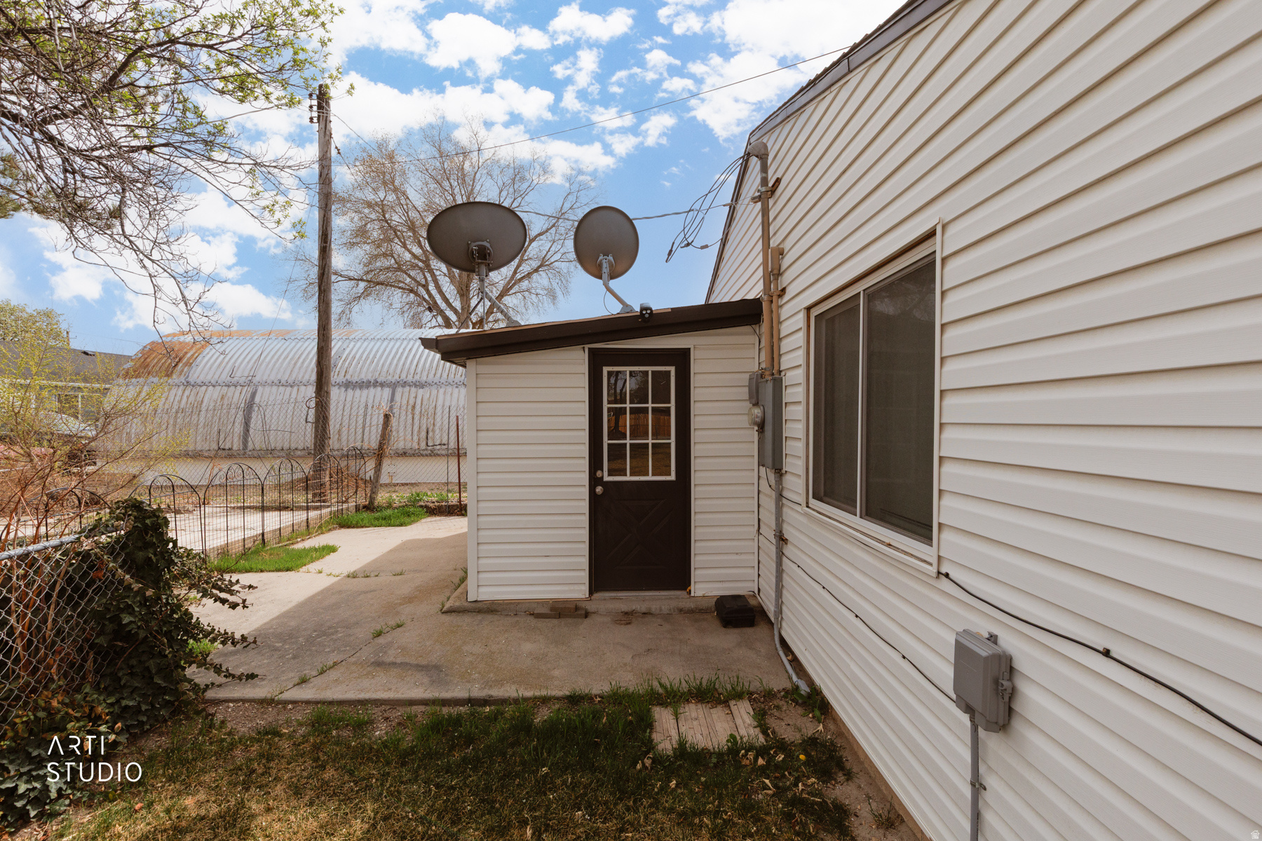 CLOSE TO REDWOOD ROAD - Residential