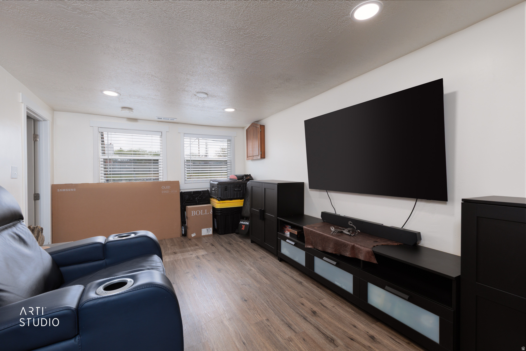 CLOSE TO REDWOOD ROAD - Residential