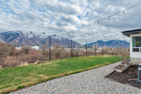 Tiny photo for 262 N SANTA FE DR, Mapleton, UT 84664 (MLS # 2142578)