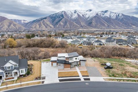 Tiny photo for 262 N SANTA FE DR, Mapleton, UT 84664 (MLS # 2142578)