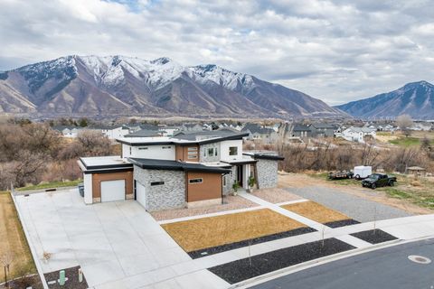 Tiny photo for 262 N SANTA FE DR, Mapleton, UT 84664 (MLS # 2142578)