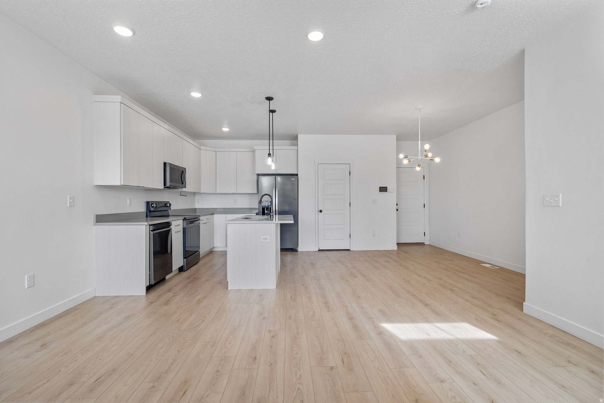 MONTEBELLO - Residential