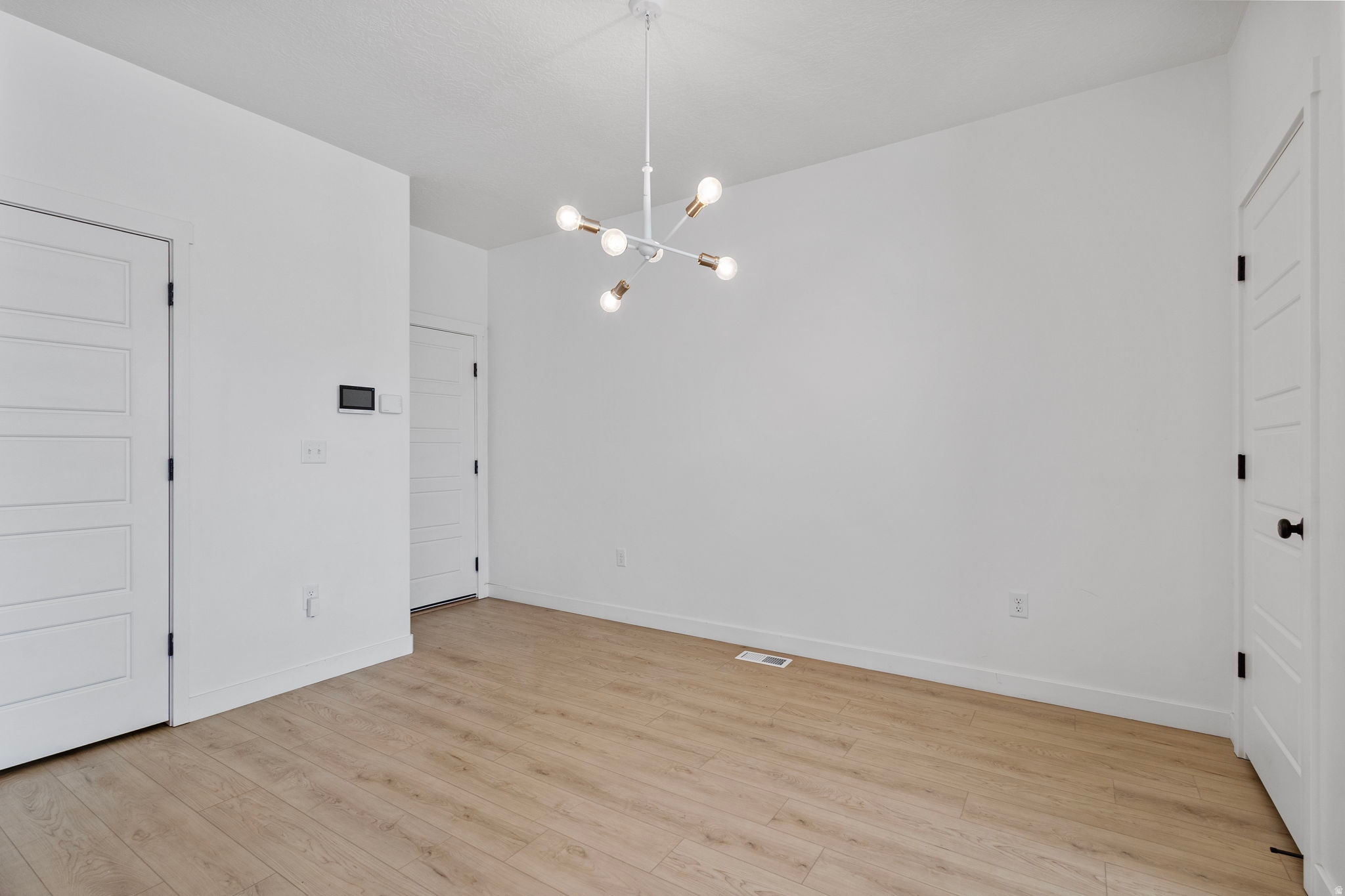 MONTEBELLO - Residential