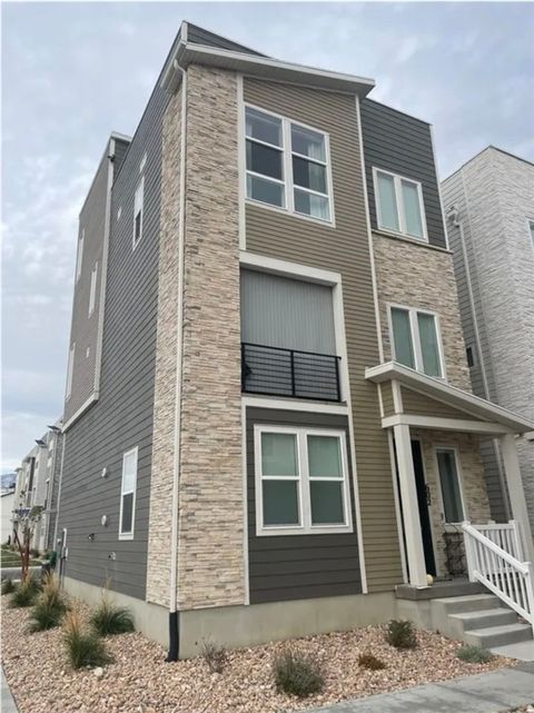 Photo of 602 E 430 S, American Fork, UT 84003 (MLS # 2136632)