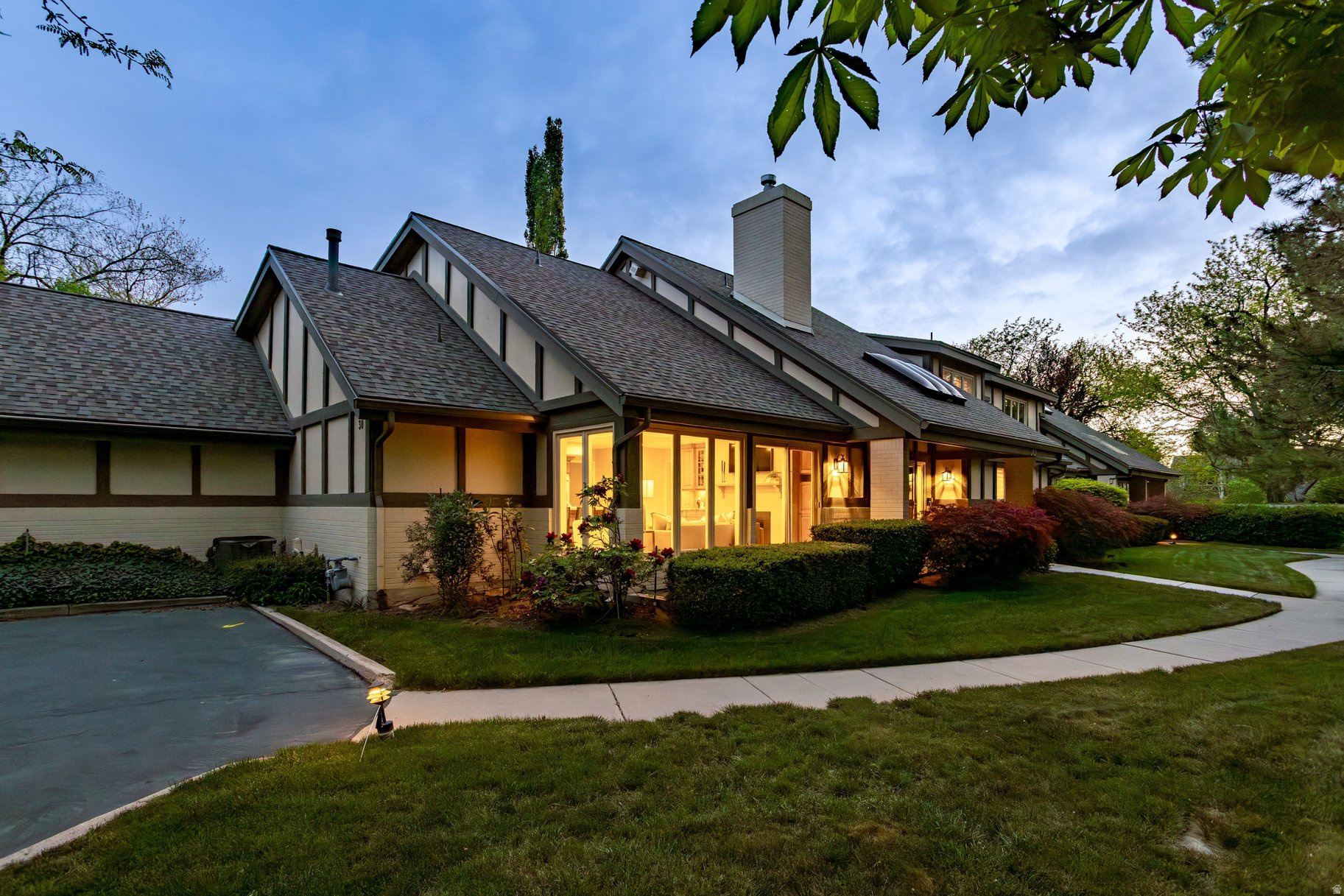 EDGEMOUNT ESTATES - Residential