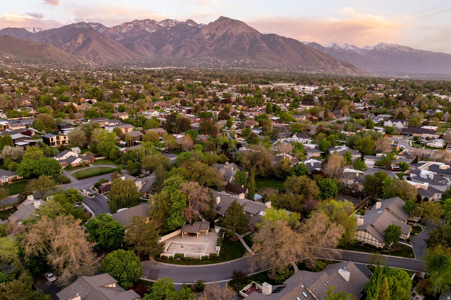 EDGEMOUNT ESTATES - Residential