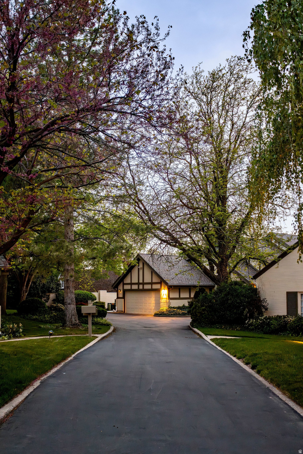 EDGEMOUNT ESTATES - Residential