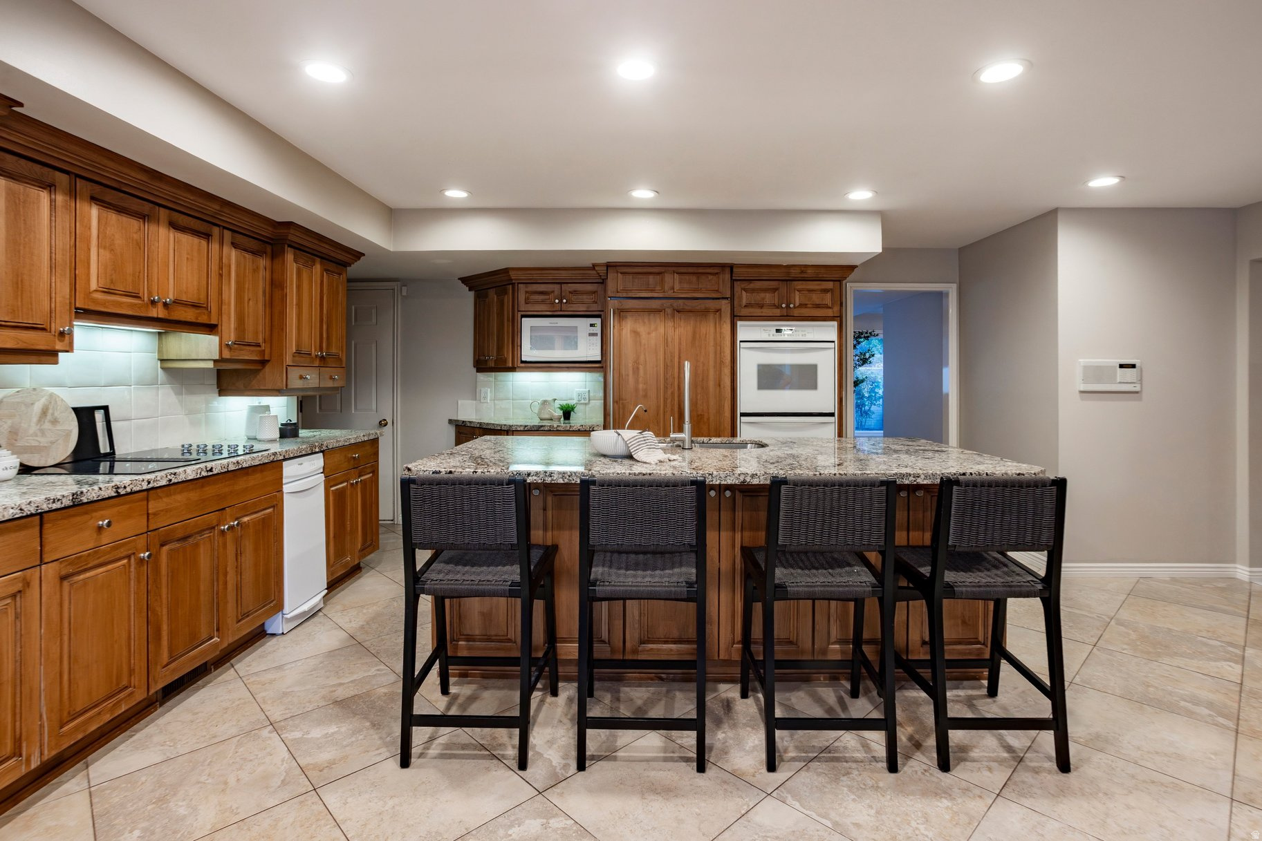 EDGEMOUNT ESTATES - Residential