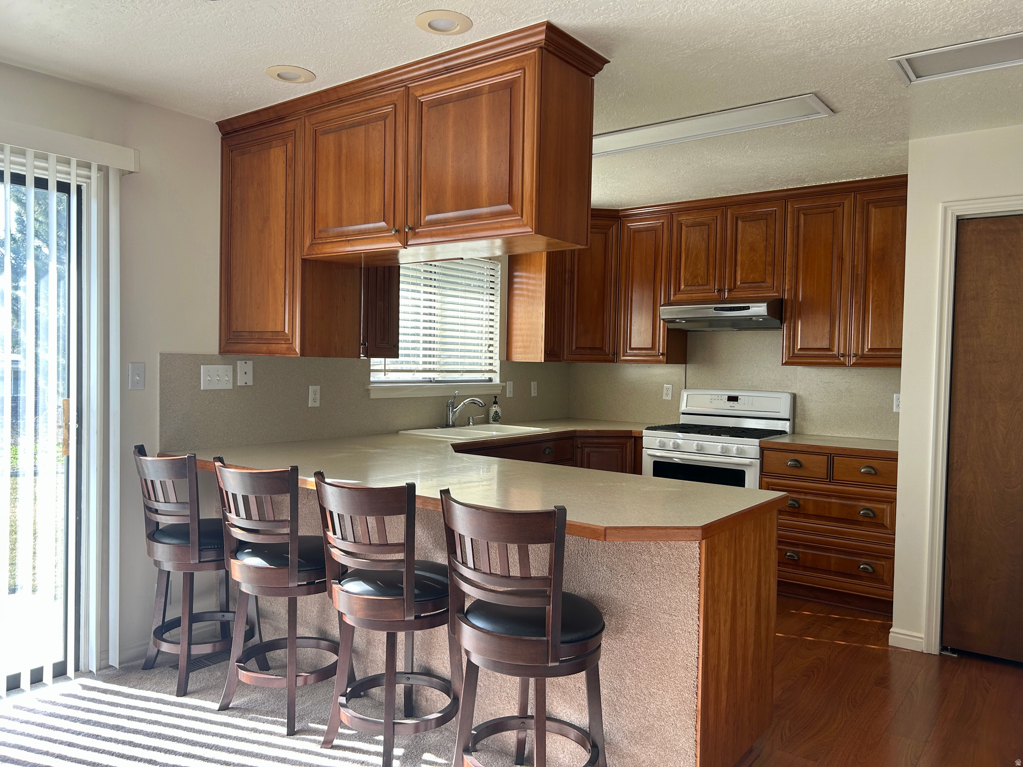 MOUNTAIN GLEN - Residential