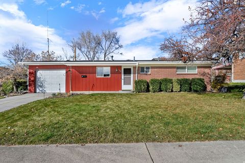 Tiny photo for 104 W 250 S, Kaysville, UT 84037 (MLS # 2127276)