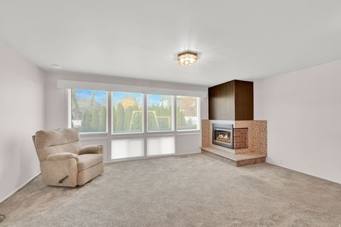 Tiny photo for 104 W 250 S, Kaysville, UT 84037 (MLS # 2127276)
