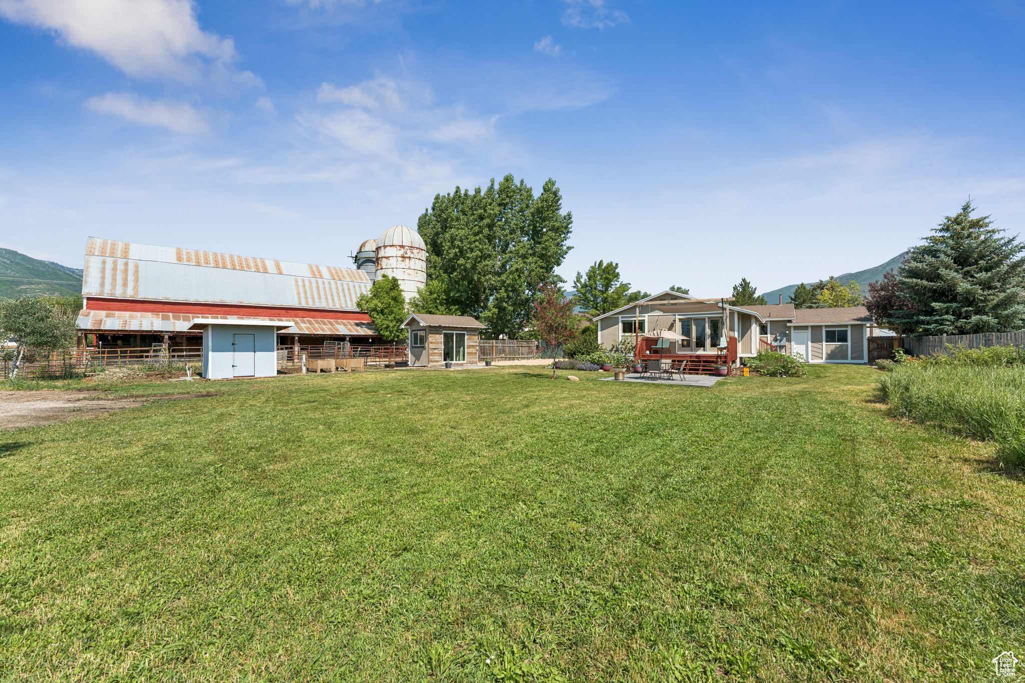 MIDWAY MEADOWS - Residential