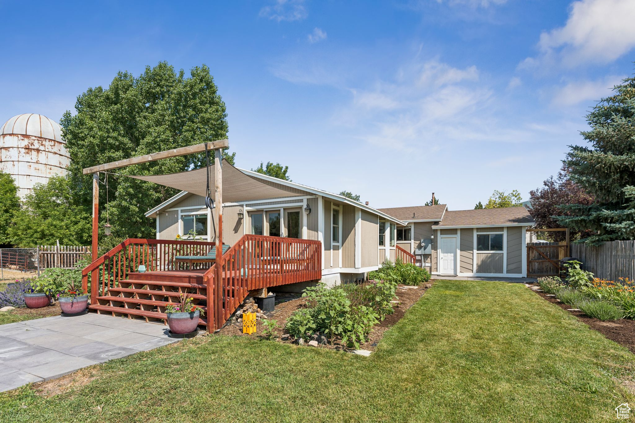 MIDWAY MEADOWS - Residential