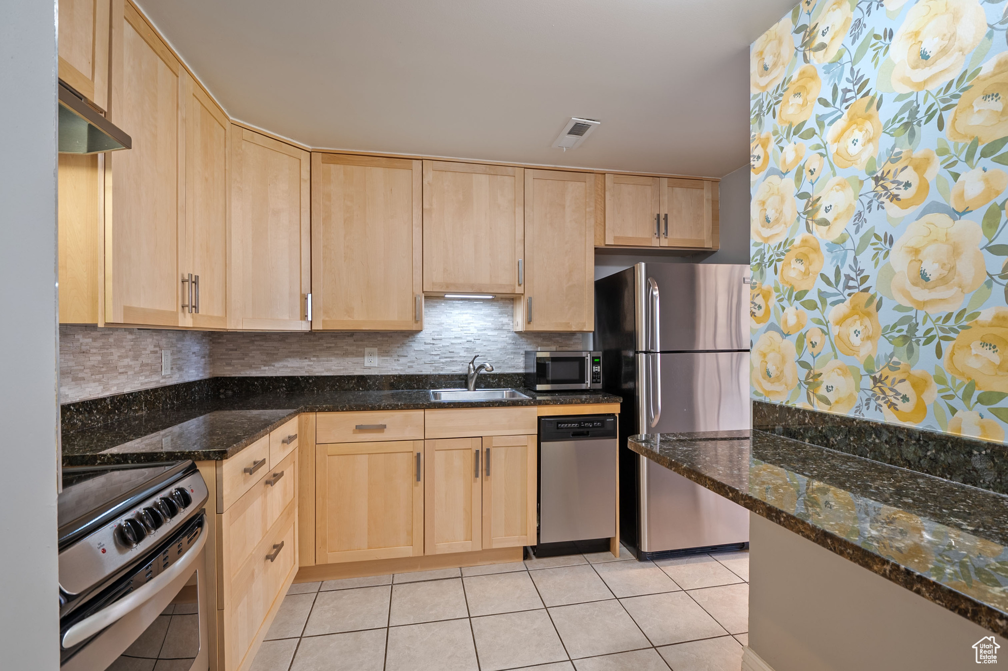 OAKWOOD GARDENS CONDM, PHASE 1 - Residential