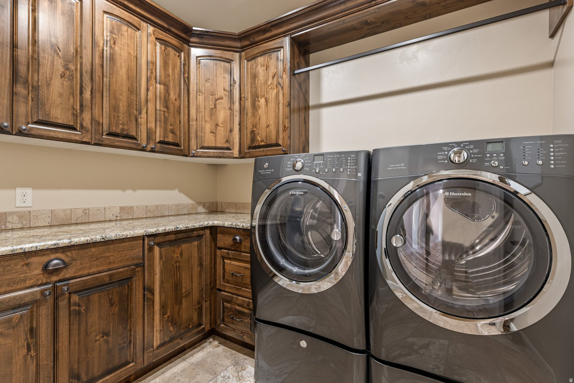 TENAYA ESTATES - Residential