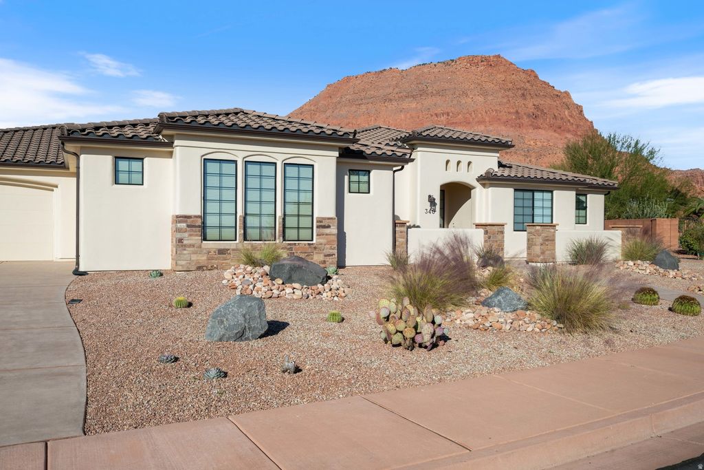 Photo of 340 W TONALLI DR, Ivins, UT 84738 (MLS # 2136247)