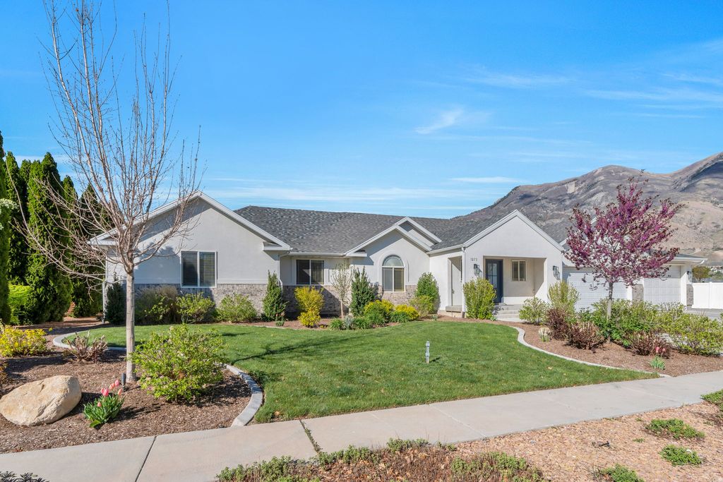 Photo of 1275 E MURDOCK DR N, American Fork, UT 84003 (MLS # 2150677)