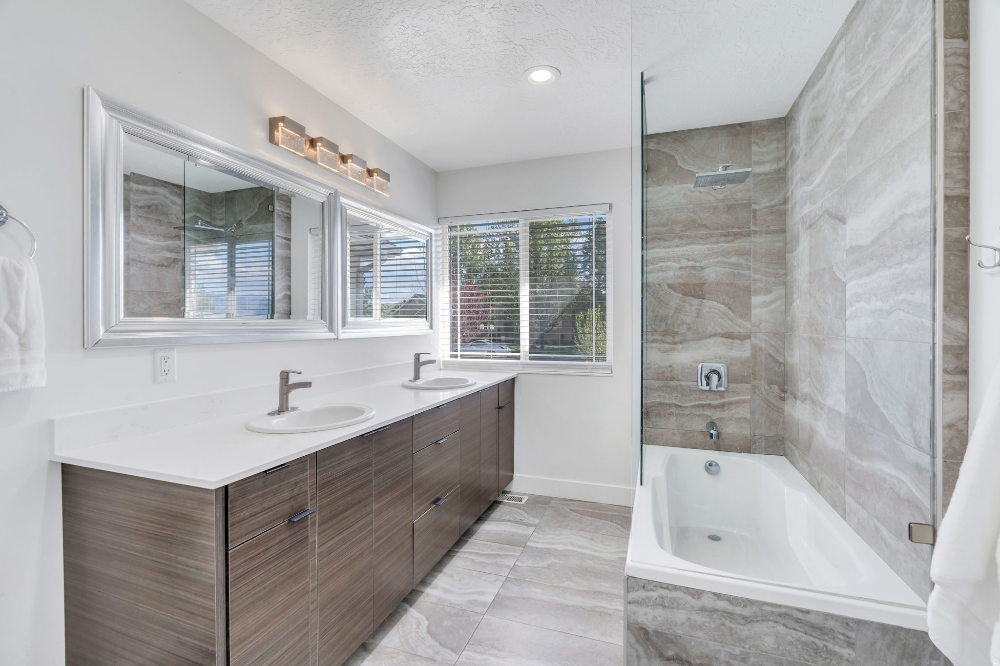 VAL VISTA PARK - Residential