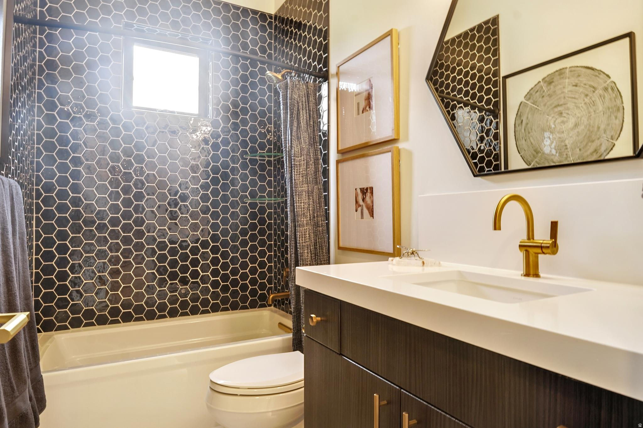 AMANTI LAGO - Residential