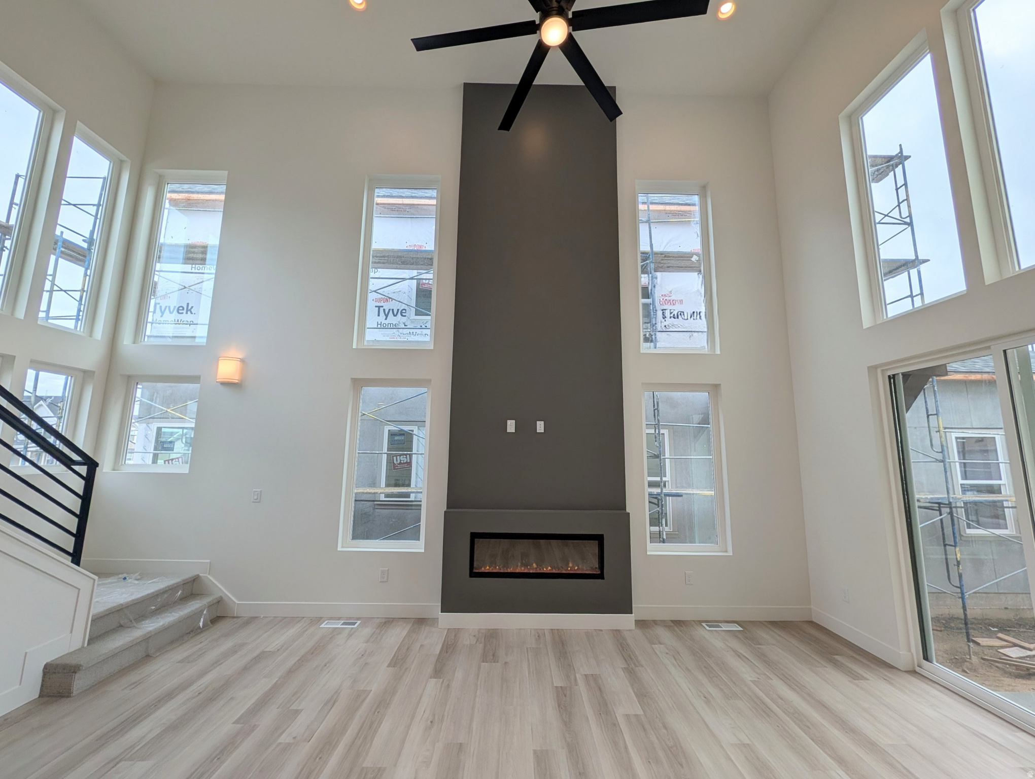 DAYBREAK - Residential