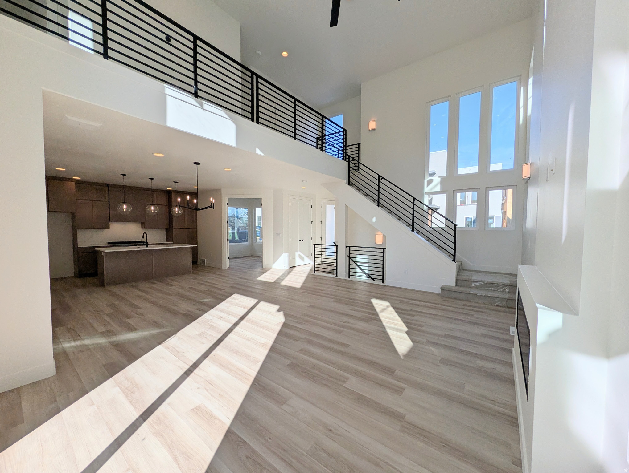 DAYBREAK - Residential