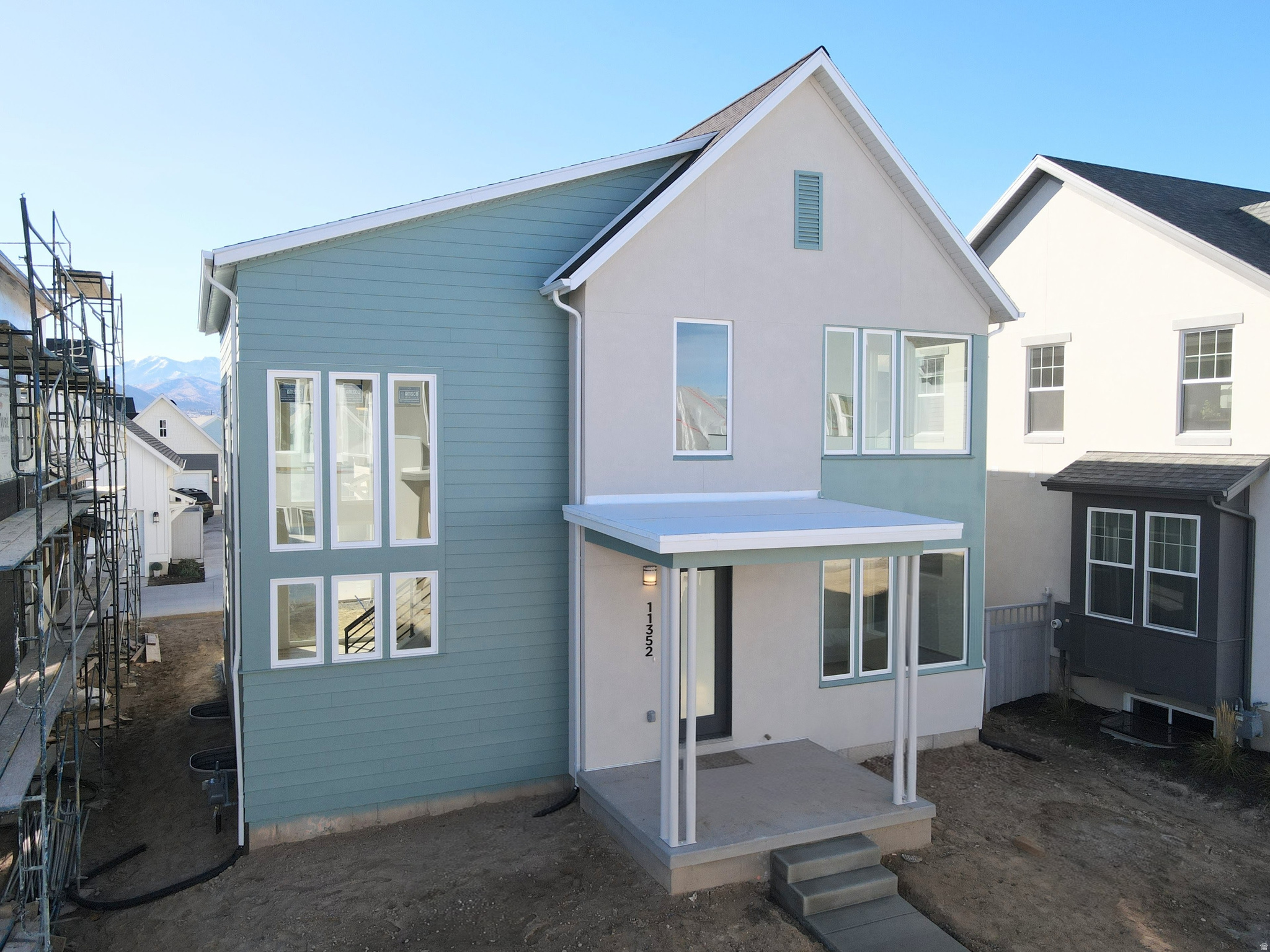 DAYBREAK - Residential