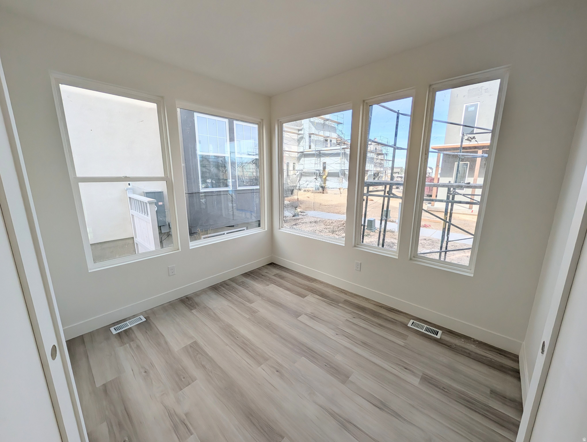 DAYBREAK - Residential