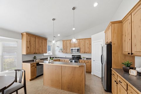 Tiny photo for 2133 W 410 S, Provo, UT 84601 (MLS # 2151481)
