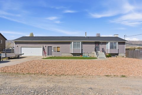 Photo of 470 S 200 W, Mona, UT 84645 (MLS # 2147166)