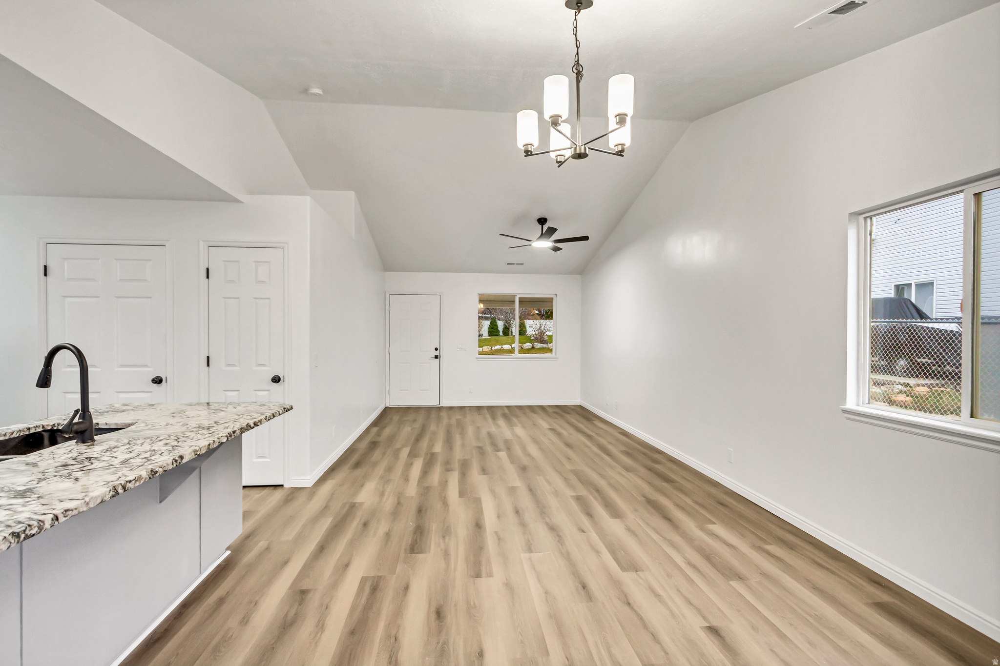 MOUNTAIN RIDGE - Residential