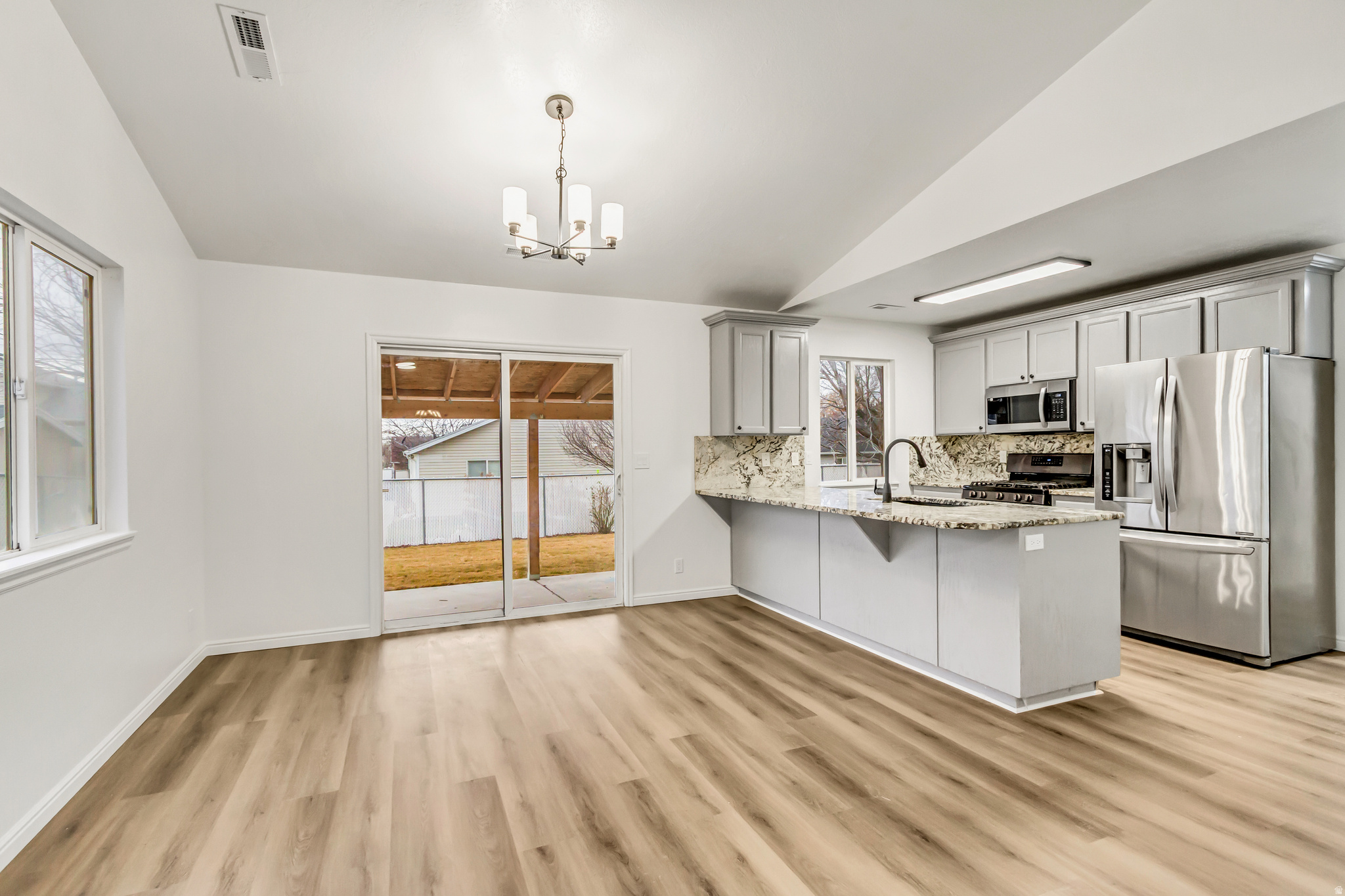 MOUNTAIN RIDGE - Residential