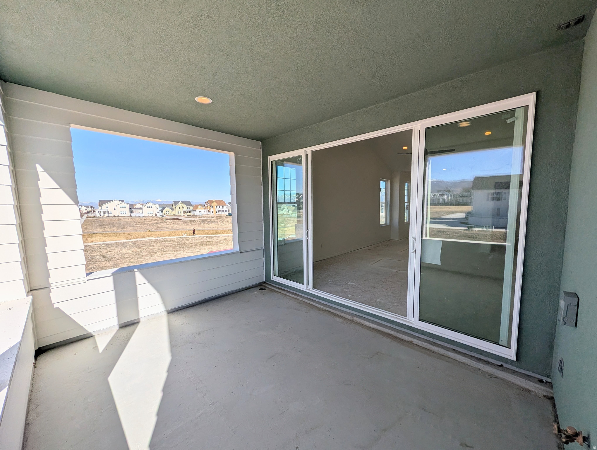 DAYBREAK - Residential Income