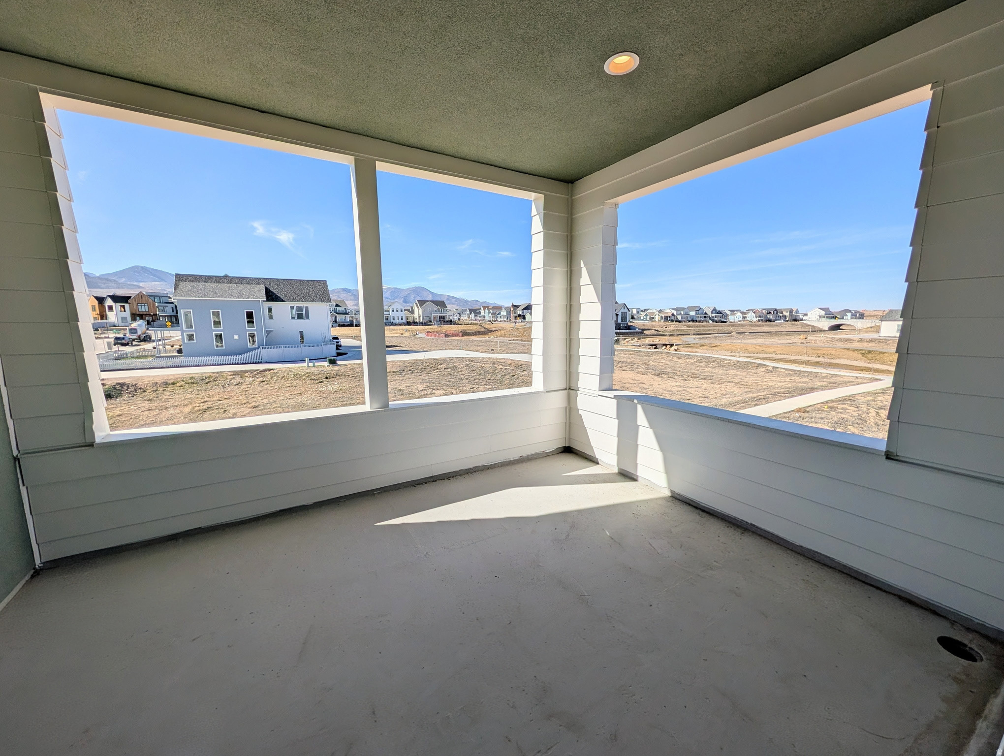 DAYBREAK - Residential Income