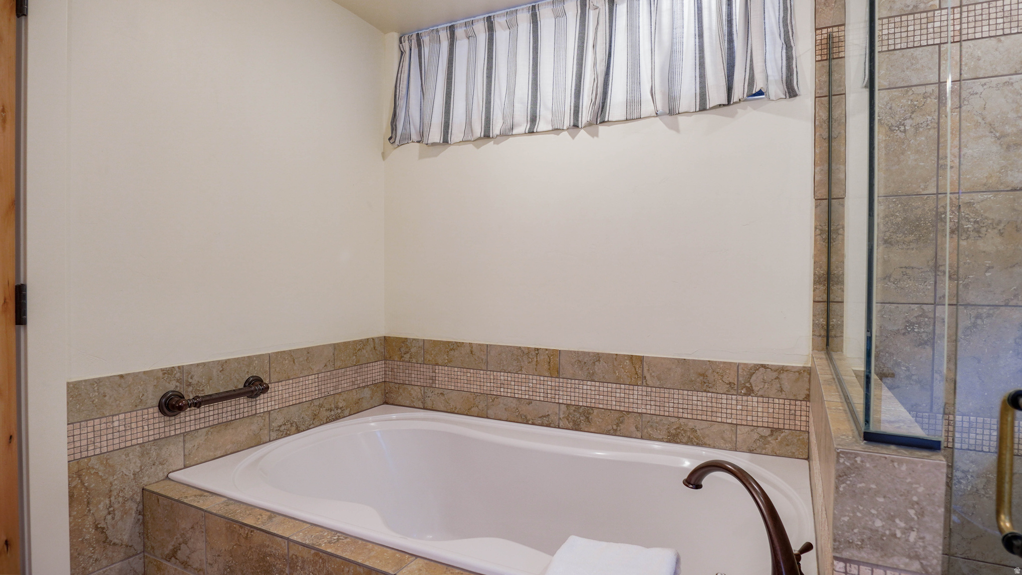 NEWPARK CONDO - Residential