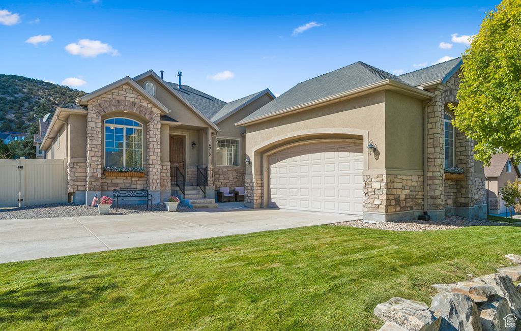 Photo of 6915 N KIOWA PKWY, Eagle Mountain, UT 84005 (MLS # 2115259)