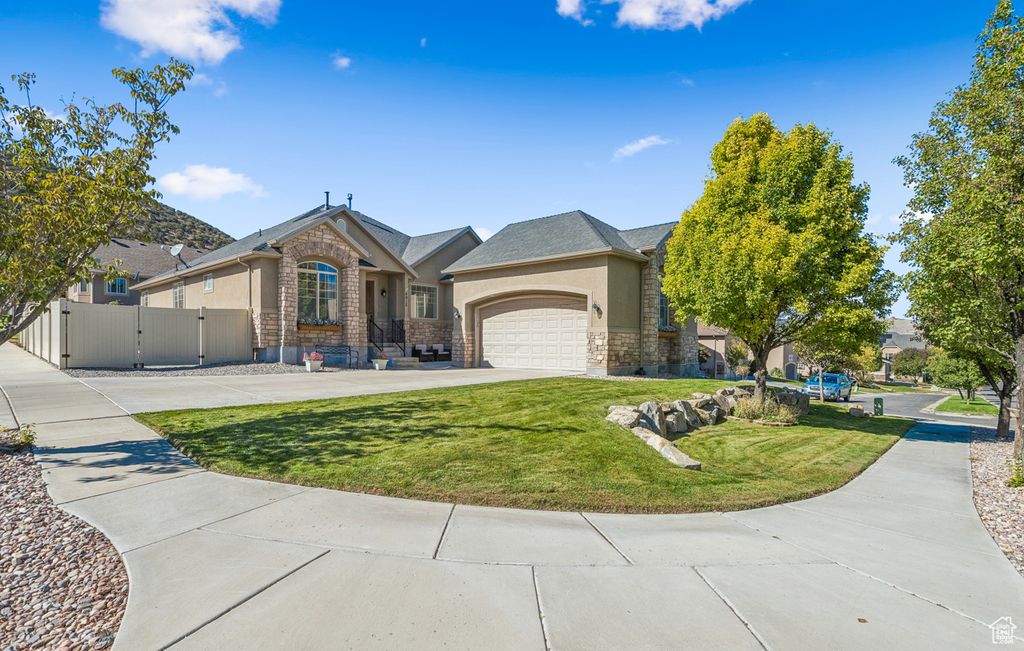 Photo of 6915 N KIOWA PKWY, Eagle Mountain, UT 84005 (MLS # 2115259)