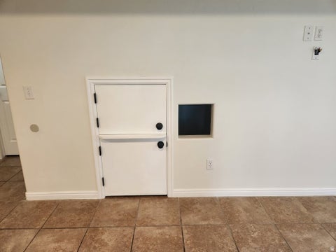 Tiny photo for 5914 VALLEY POINTE DR, West Valley City, UT 84128 (MLS # 2181927)