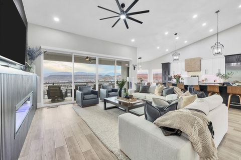 Tiny photo for 149 N EASTRIDGE DR, Saint George, UT 84790 (MLS # 2136401)