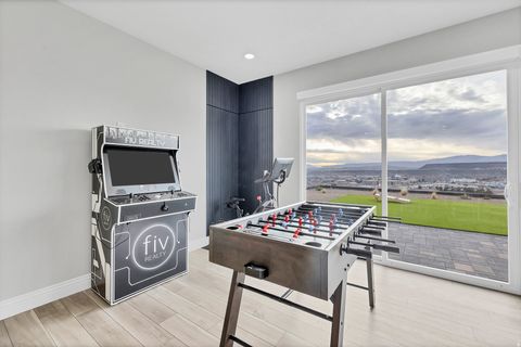 Tiny photo for 149 N EASTRIDGE DR, Saint George, UT 84790 (MLS # 2136401)