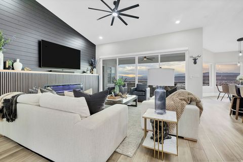 Tiny photo for 149 N EASTRIDGE DR, Saint George, UT 84790 (MLS # 2136401)