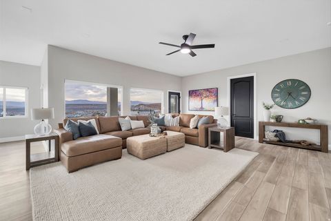 Tiny photo for 149 N EASTRIDGE DR, Saint George, UT 84790 (MLS # 2136401)