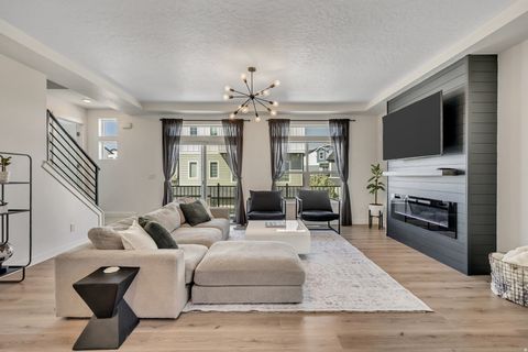 Tiny photo for 156 E POLARIS DR, Saratoga Springs, UT 84045 (MLS # 2148734)