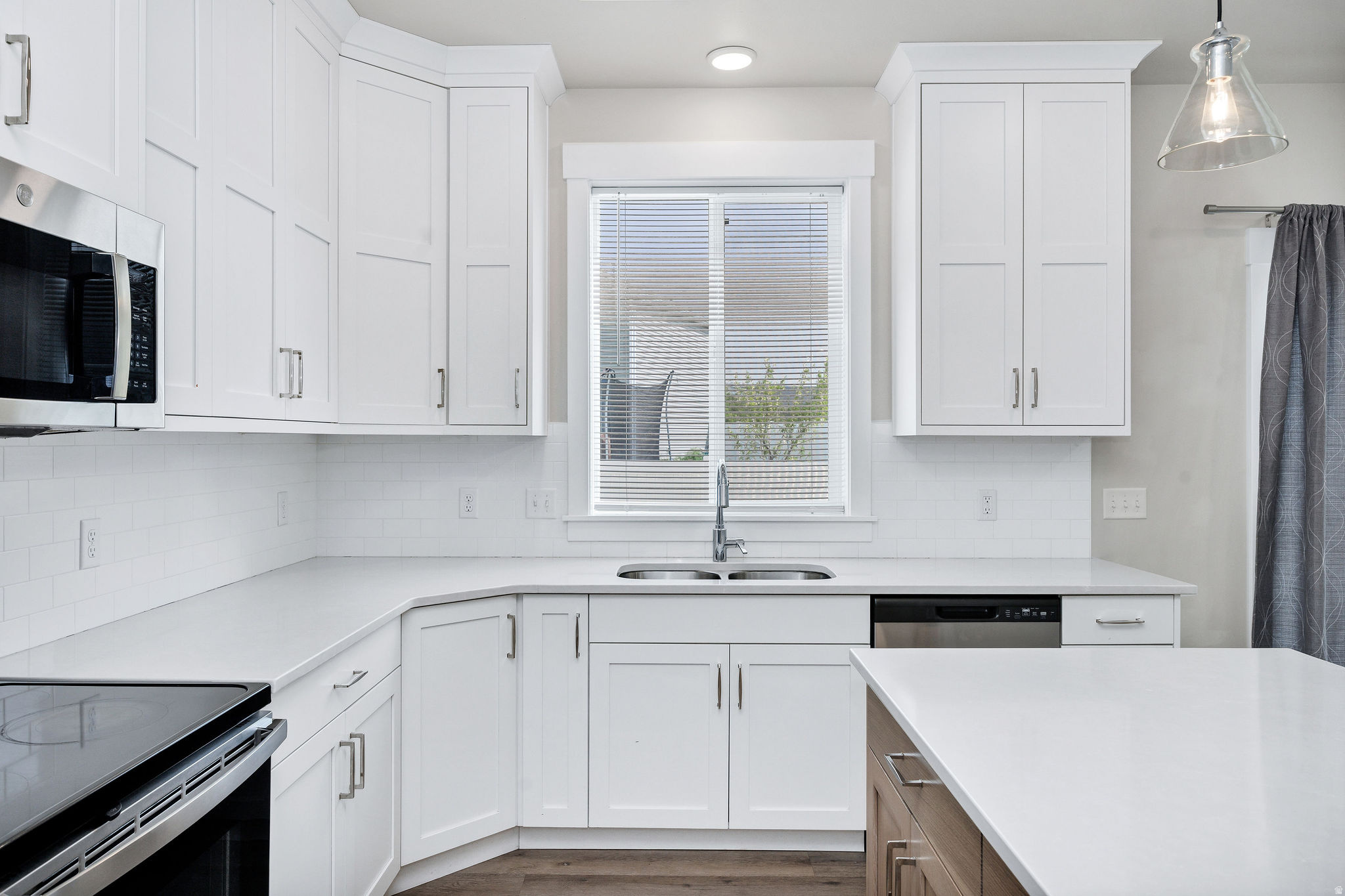 MEADOWBROOKE - Residential