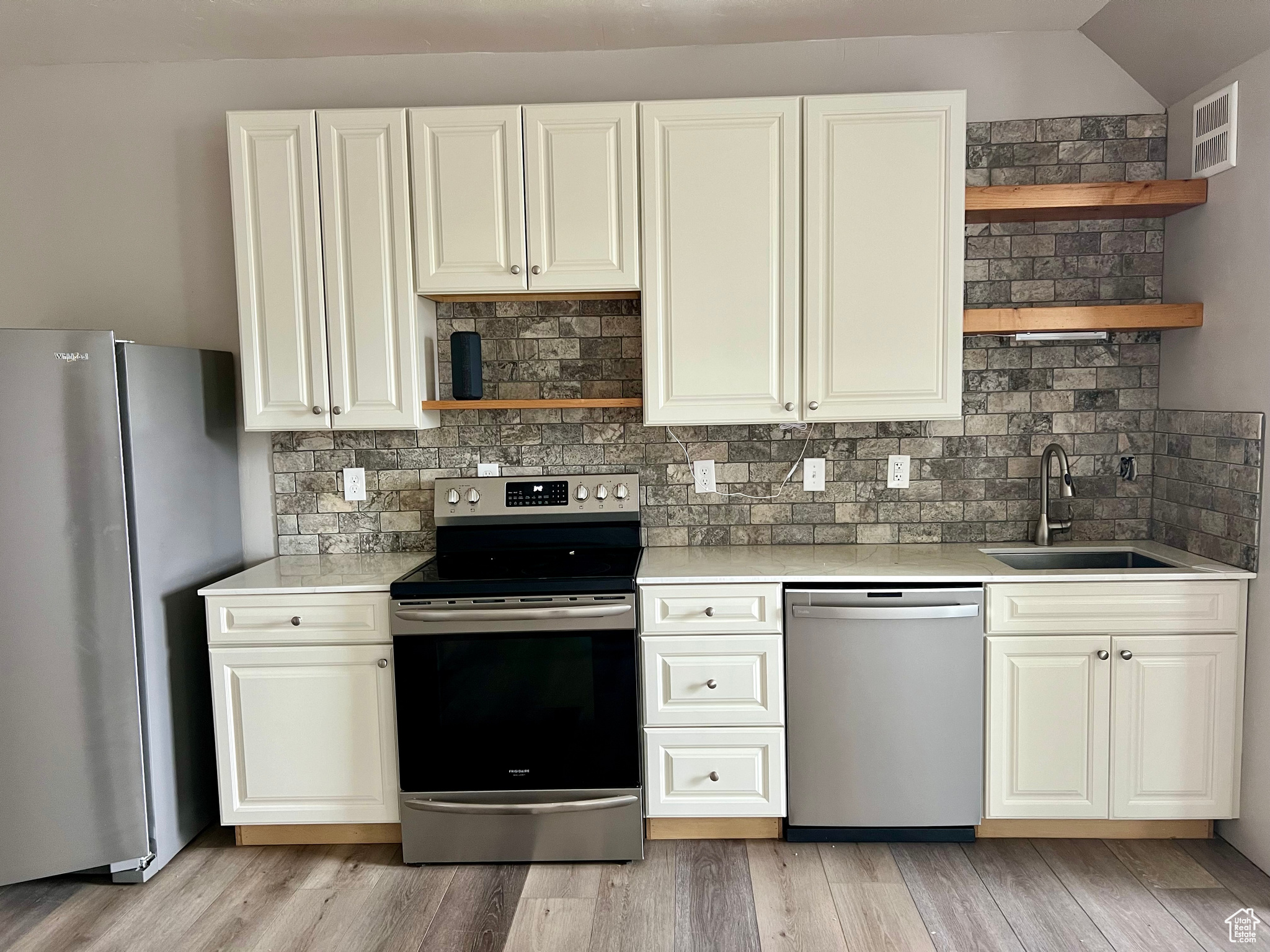 EAGLES LANDING - Residential