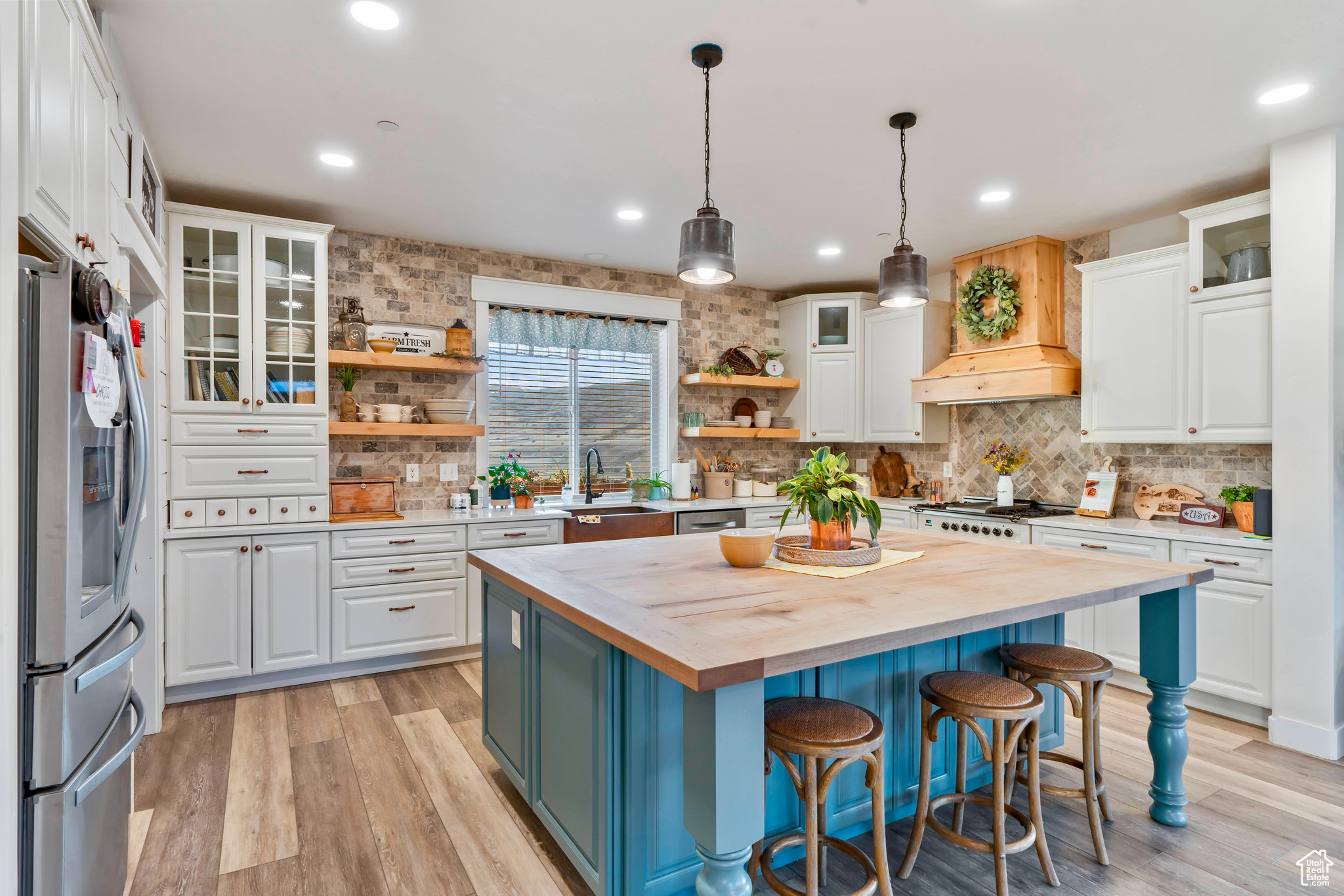 EAGLES LANDING - Residential