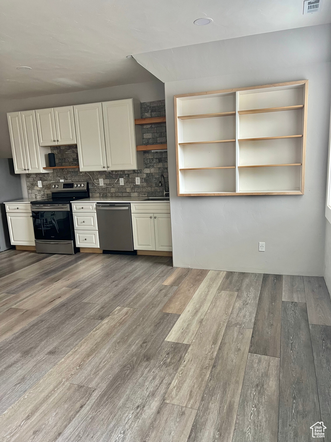 EAGLES LANDING - Residential