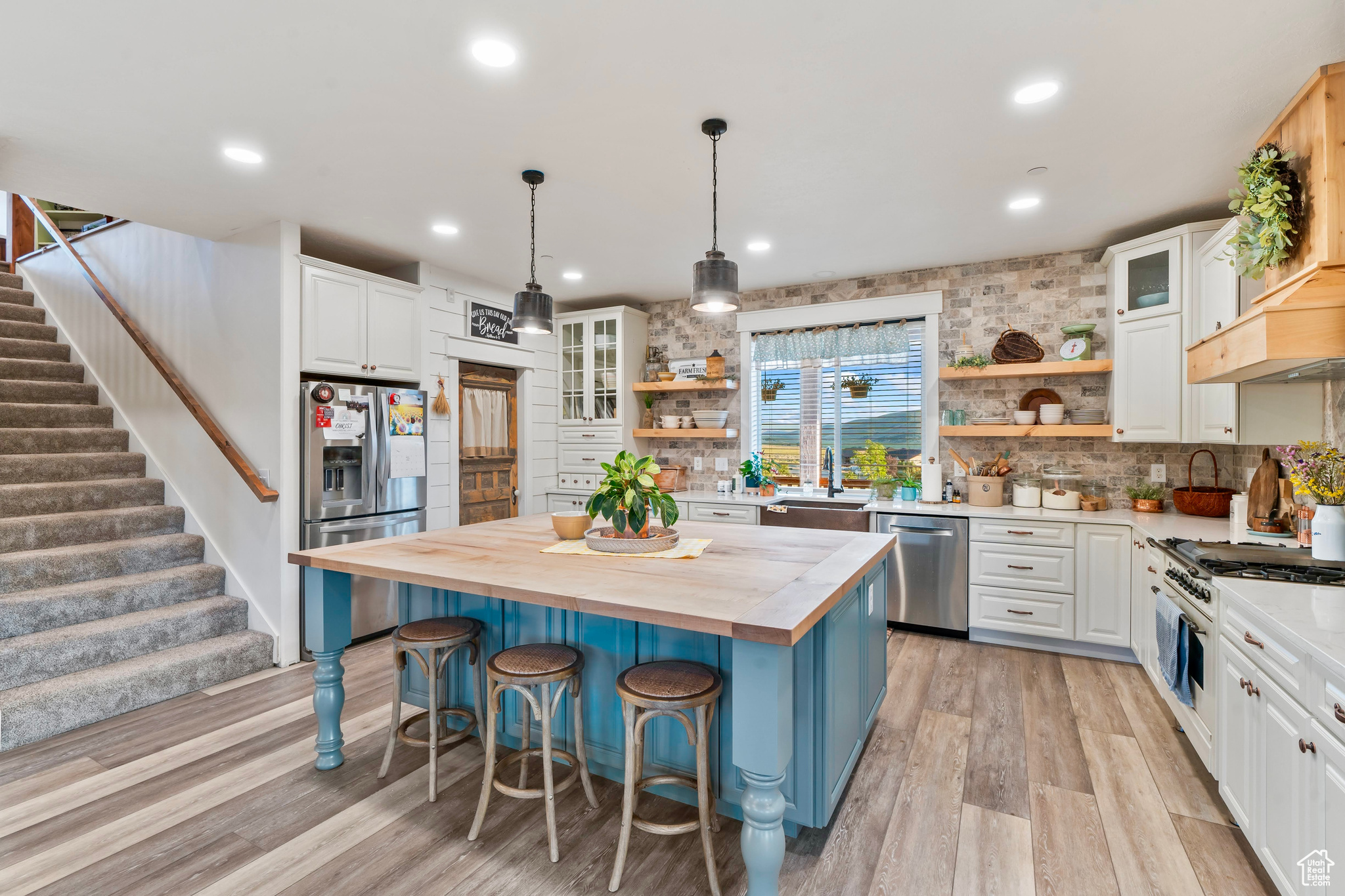 EAGLES LANDING - Residential